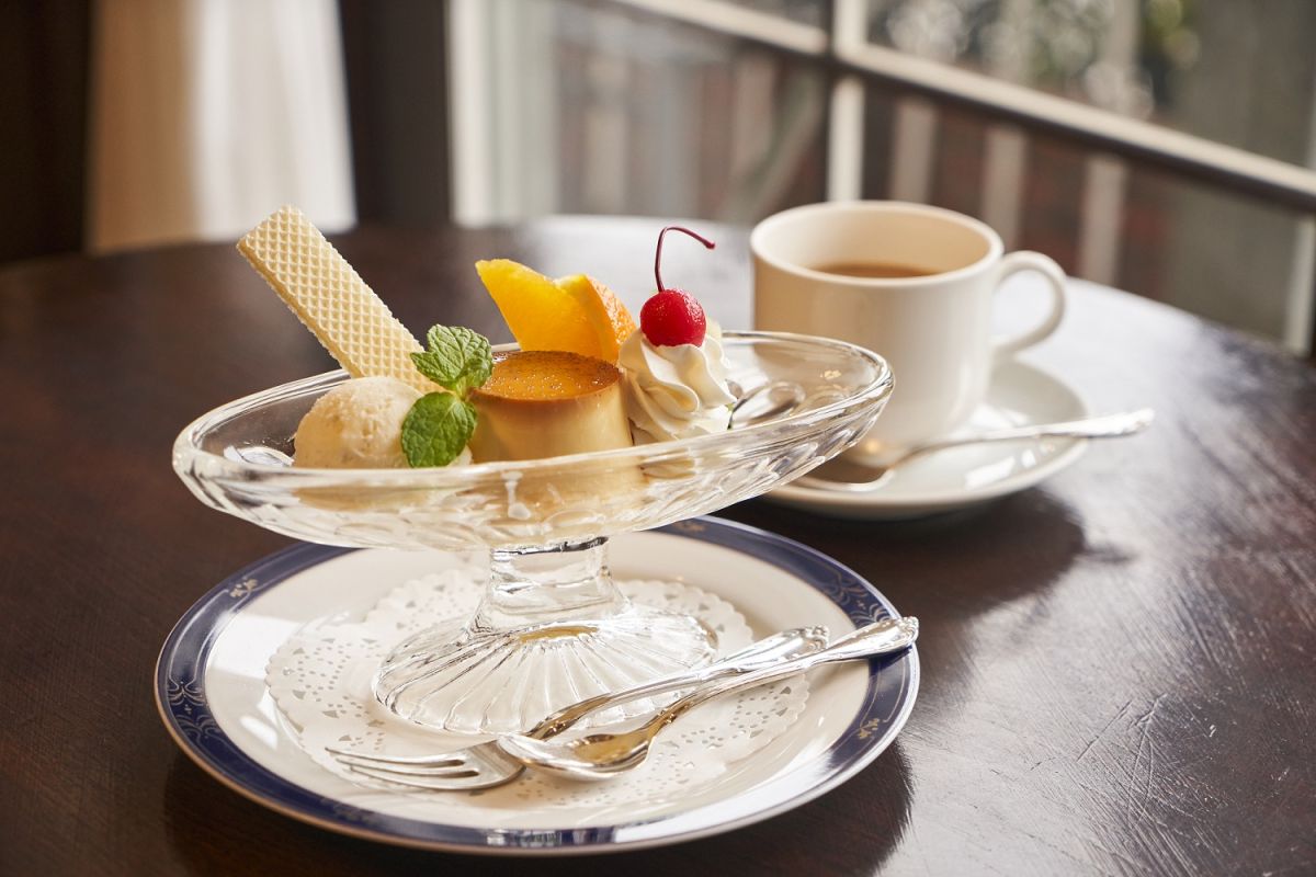 「プリン・ア・ラ・モード」680円、「カフェオレ」600円