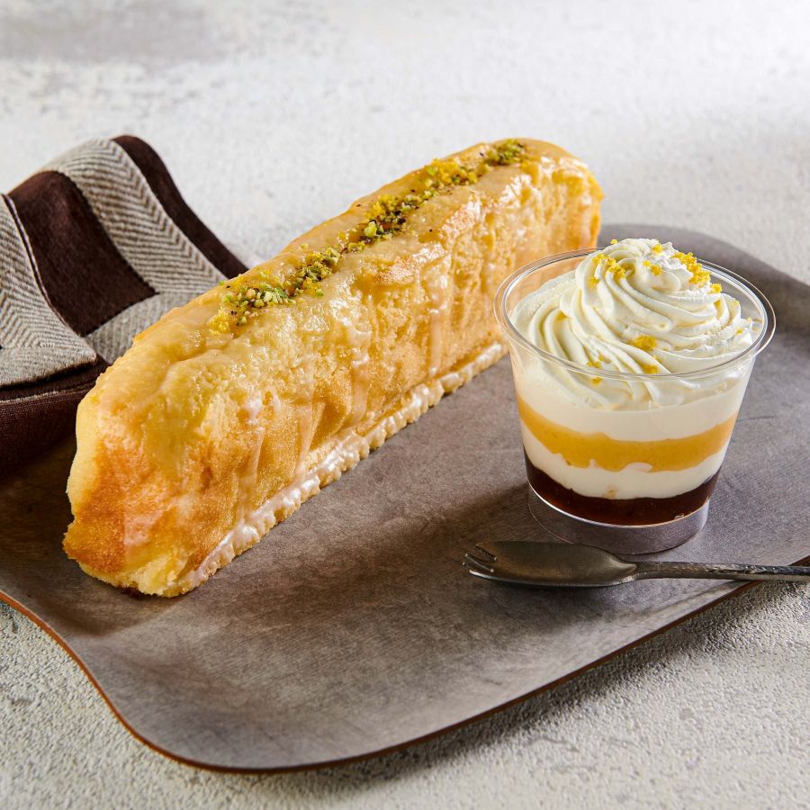 Part2＜リートゥス＞左) レモンケーキ(パウンド) 3,240円※各日10点限り 右)レモンのカップケーキ 843円※各日30点限り