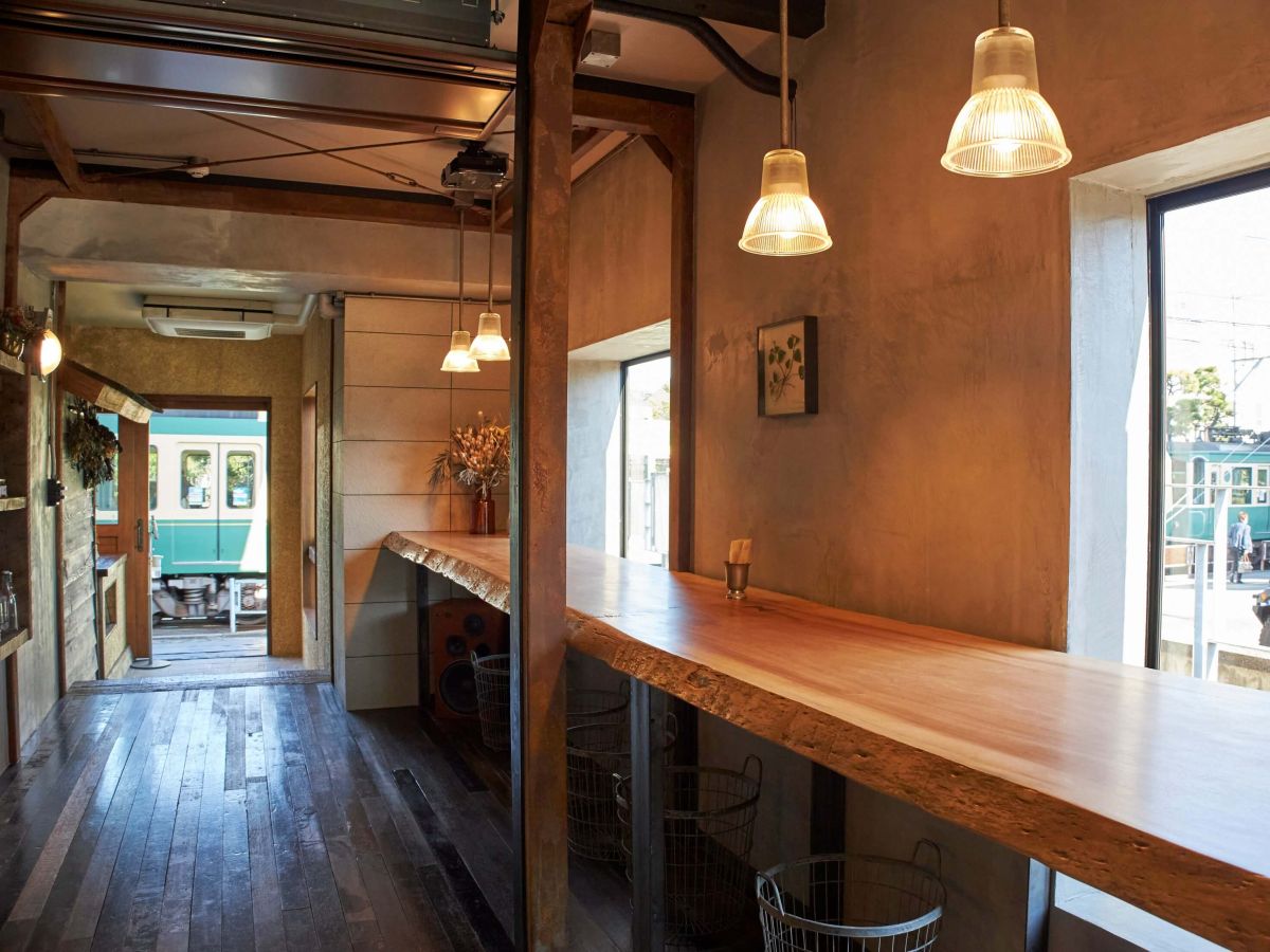 カフェの内装は“工場”をイメージしているそう