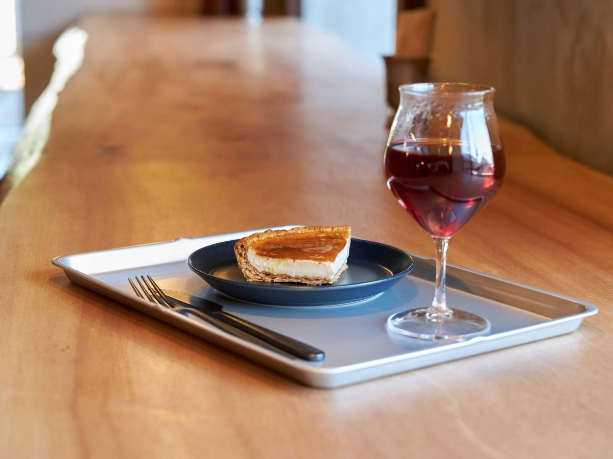 「カマンベールチーズケーキ」と「いずみ セカンドフラッシュ HOT」1000円 