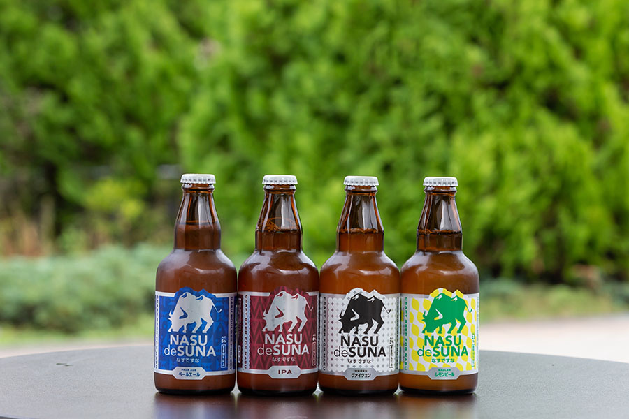 左から、瓶ビール「ペールエール」、「IPA」、「ヴァイツェン」、「レモンビール」各330ml 660円