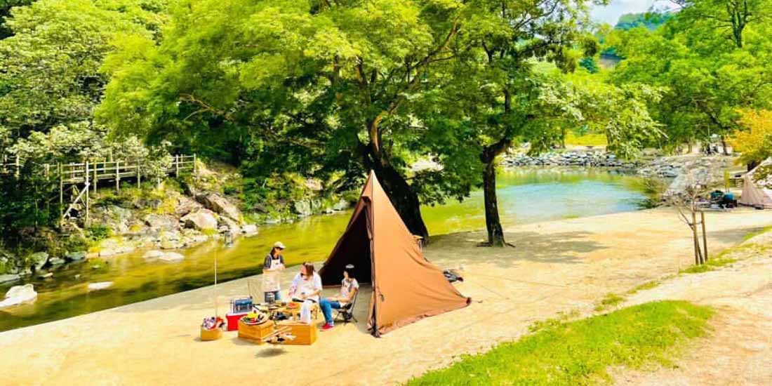 福岡県のおすすめキャンプ場&バーベキュー場14選｜おしゃれグランピング＆初心者向け施設も紹介！