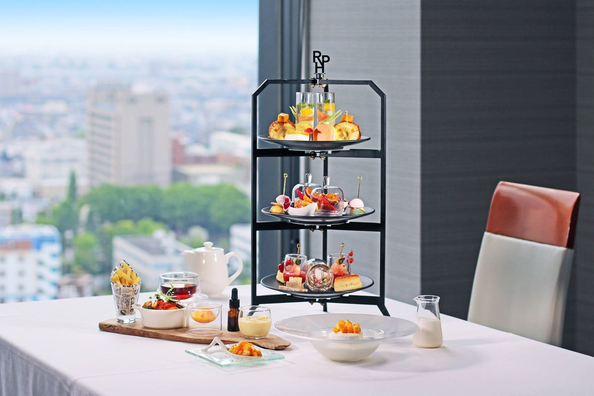 【ロイヤルパインズホテル浦和】夏を感じるマンゴー&トロピカルフルーツのアフタヌーンティー！自分で完成させるショートケーキも