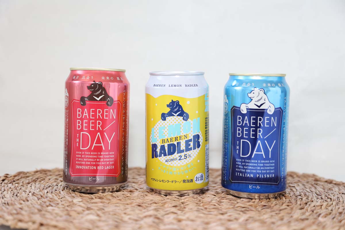 左から：「イノベーションレッドラガー」350ml 330円、「レモンラードラー」350ml 330円、「イタリアン ピルスナー」350ml 360円