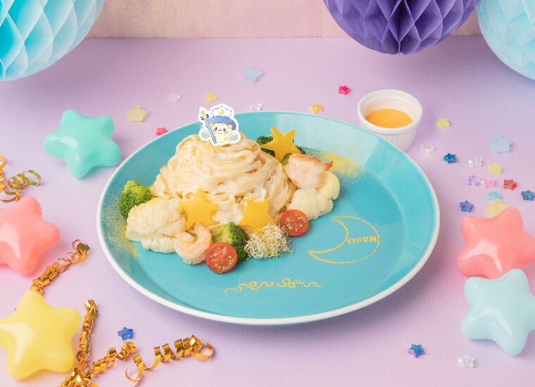 月の裏のレストラン　すってんルセットの三日月パスタ1760円©’23 SANRIO 著作（株）サンリオ