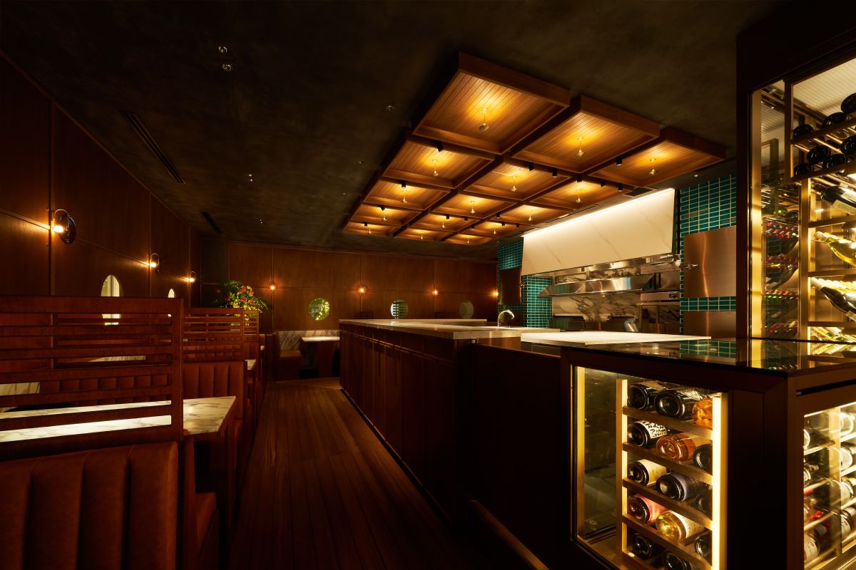 2階「DEK DINING」内観