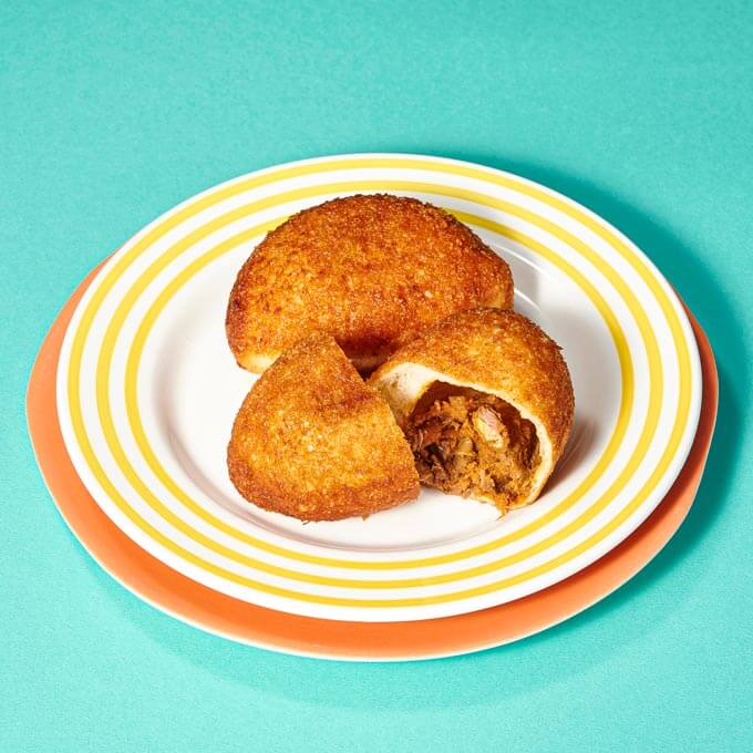 「お！おいしいカレーパン」 231円(1個)