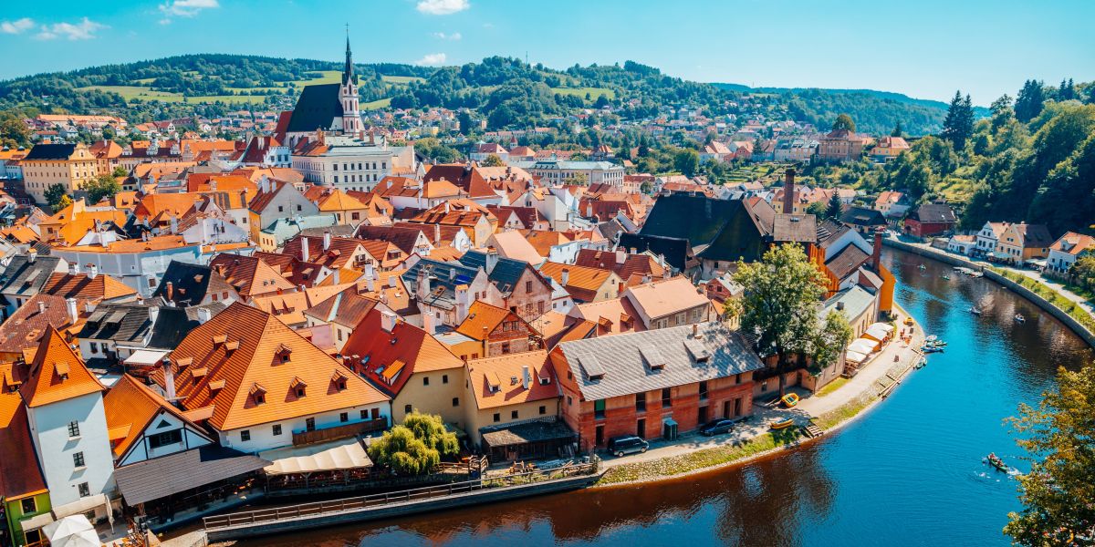 チェコの海外渡航情報！ビザは必要？ 時差は？ 変換プラグのタイプは？チェコ旅行の際に知っておきたいことまとめ（2025年10月10日更新）