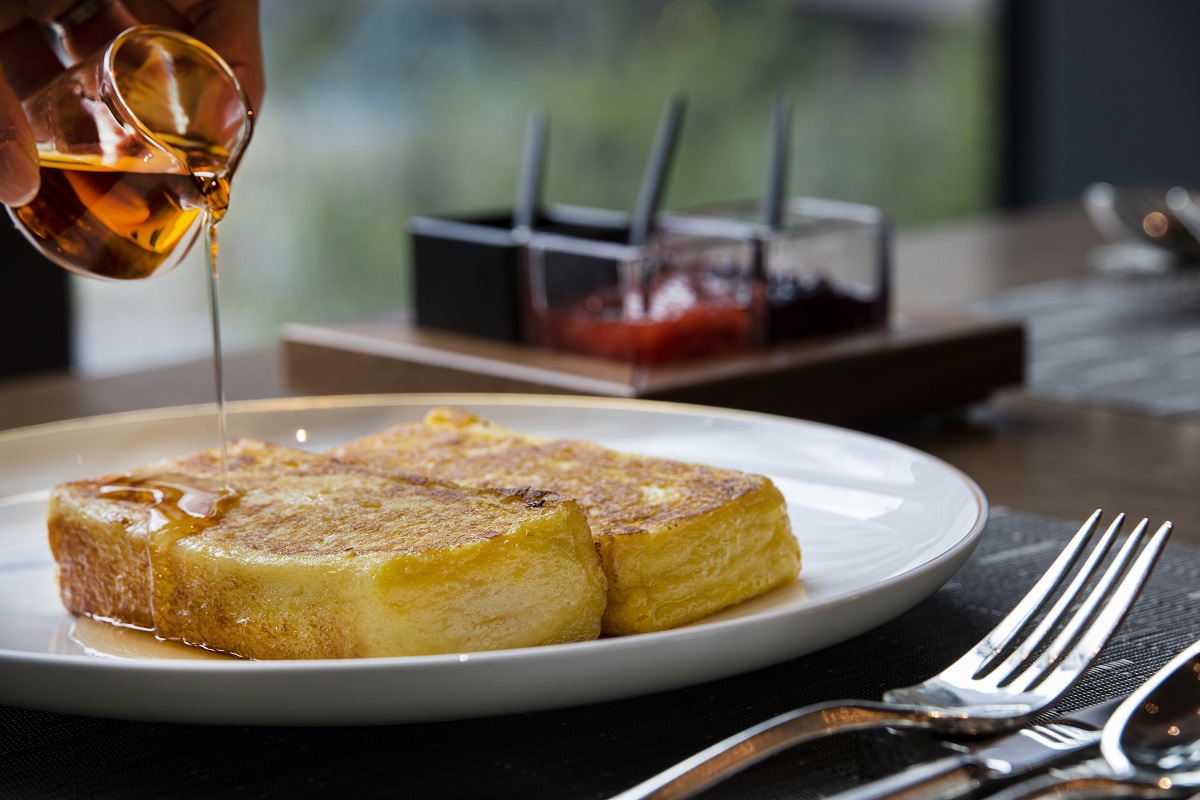 フレンチトースト（2枚・300円） ※6時30分～11時のみ提供