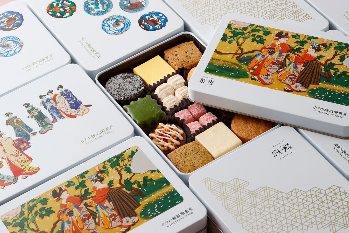 新商品のクッキー缶 5000円