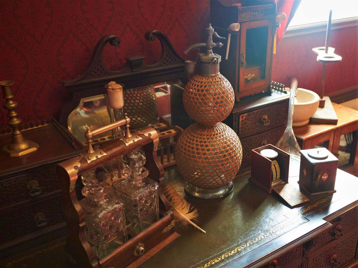 ひょうたん型のアイテムは、ワトスンとのやり取りに登場したソーダ水製造機“ガソジン”です。これで炭酸水（ソーダ水）を作っていましたね