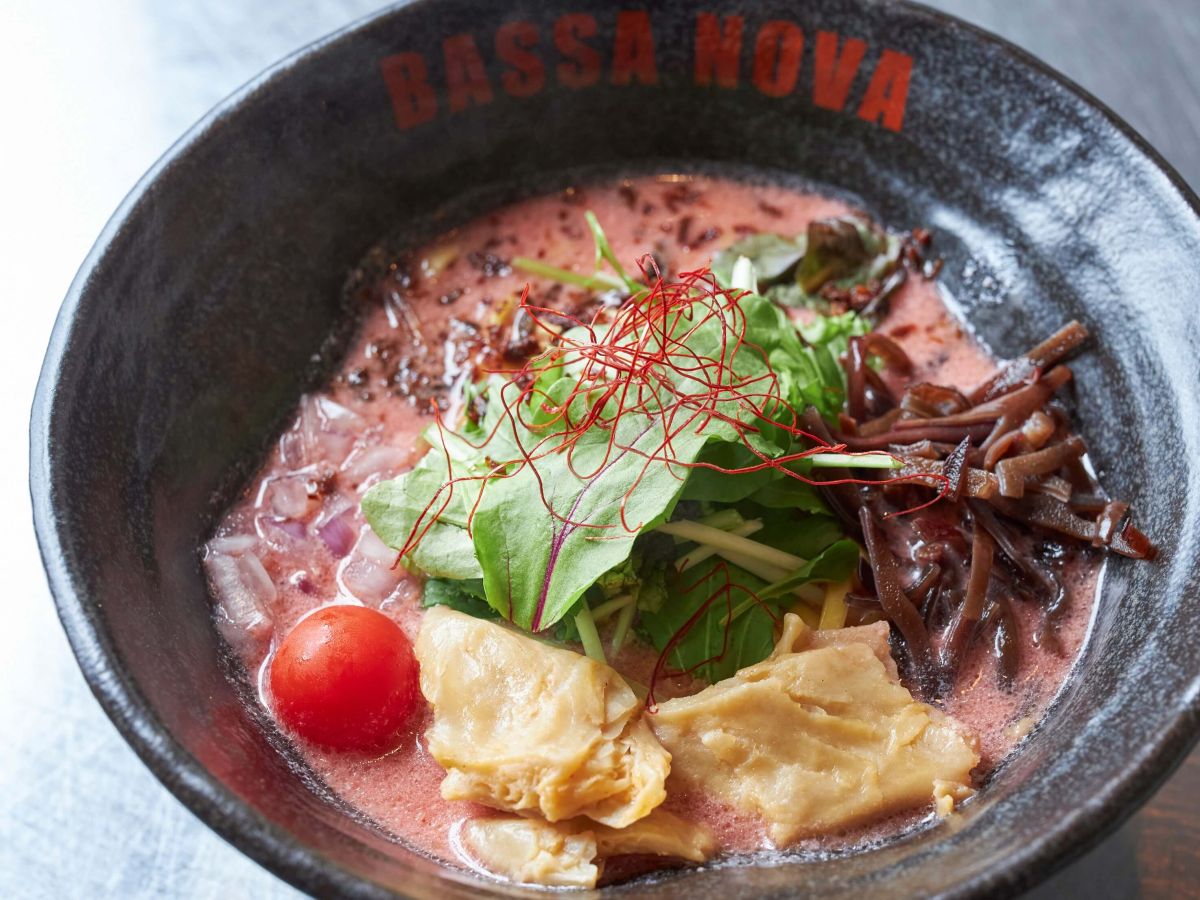 「ベジピンクビーツソバ」 1400円 