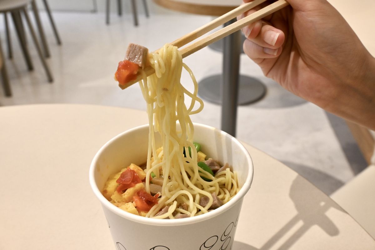 ニンニクトンコツ×ニボシ×ホンコン麺