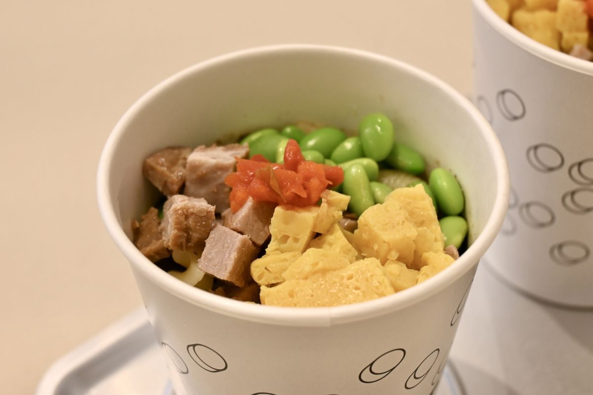 チリトマト×バジル×イカスミ×ショートパスタ