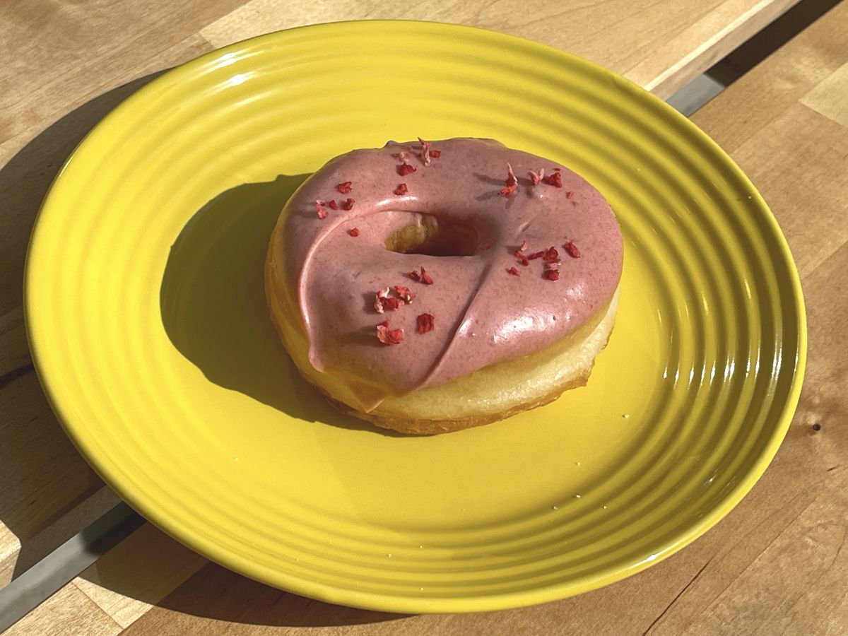 「ベリーベリードーナツ」350円