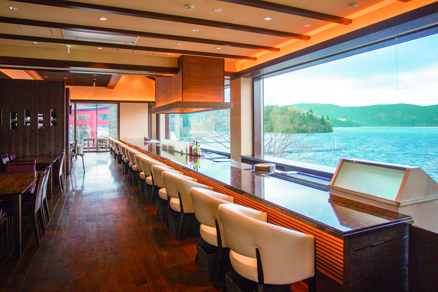 一面に広がる芦ノ湖