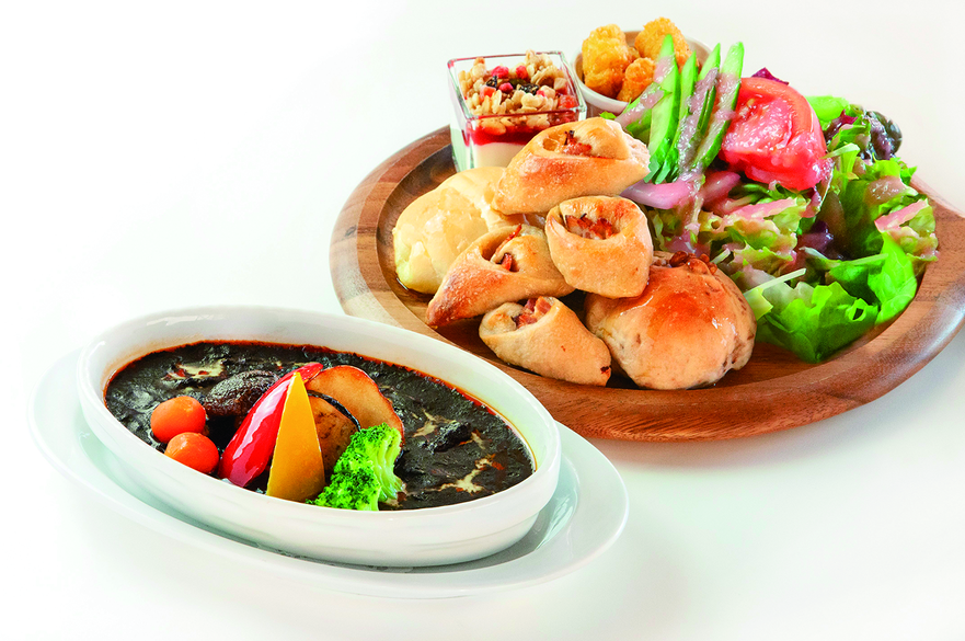 「ブラック・ビーフカレーセット」2980円