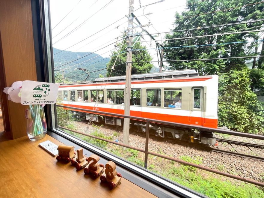 電車の走行音だけが響くのどかな空間