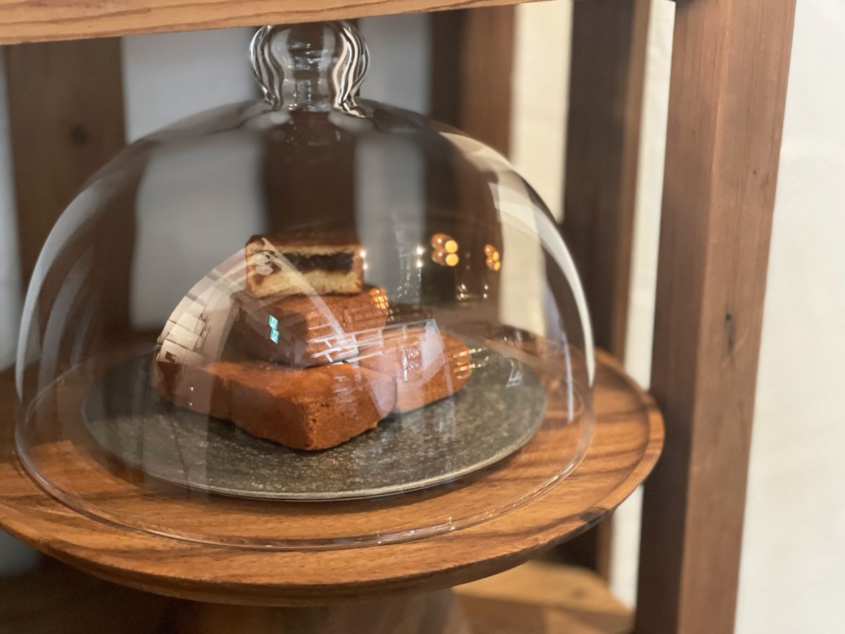 「パイナップルケーキ」1個 380円  ※テイクアウトまたはコースのみ