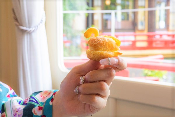 スイーツのスワンシュークリームがかわいい！