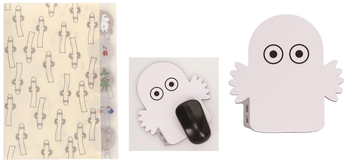 右「クリアファイル（A4サイズ）」495円 / 左「マウスパッド」880円 ©Moomin Characters™