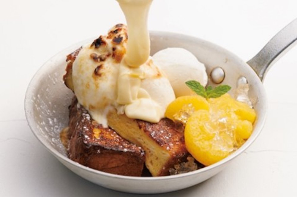 「甘夏とレアチーズクリームのラクレットソースがけ」2035円