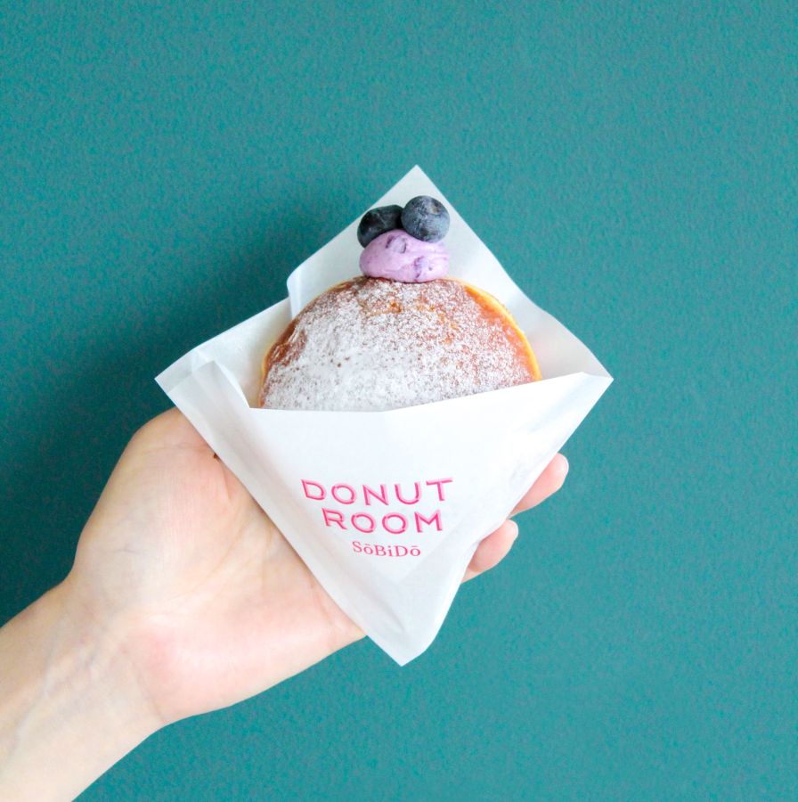 「ブルーベリードーナツ」450円