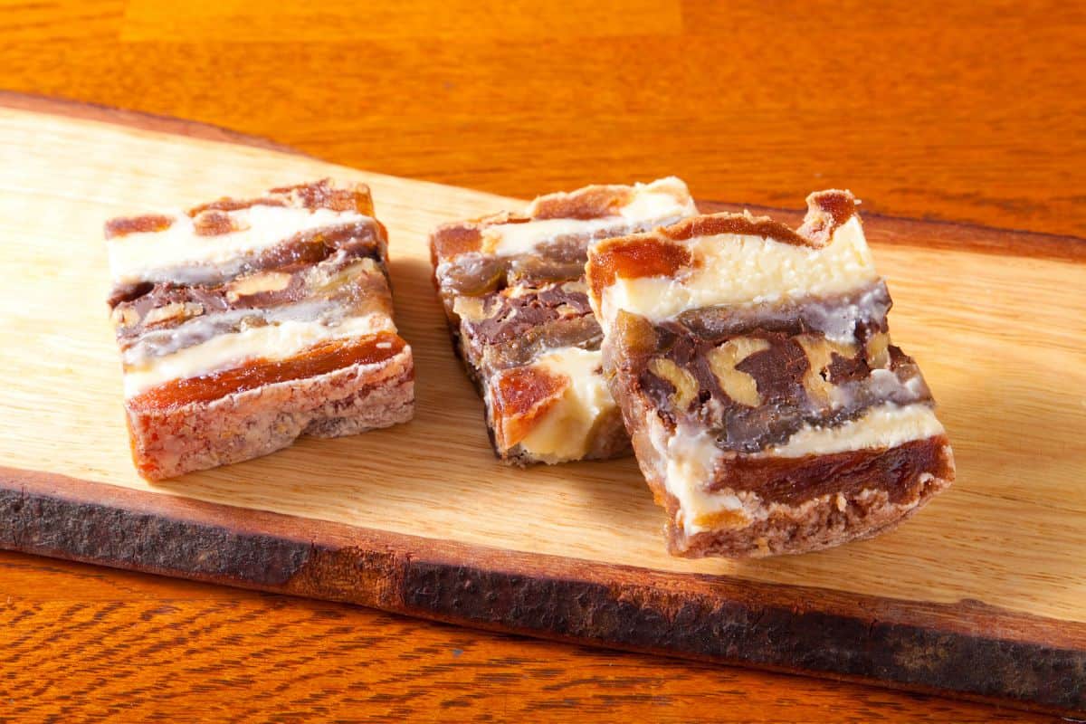 「干柿と胡桃と無花果のミルフィーユ」1箱6個入 3240円