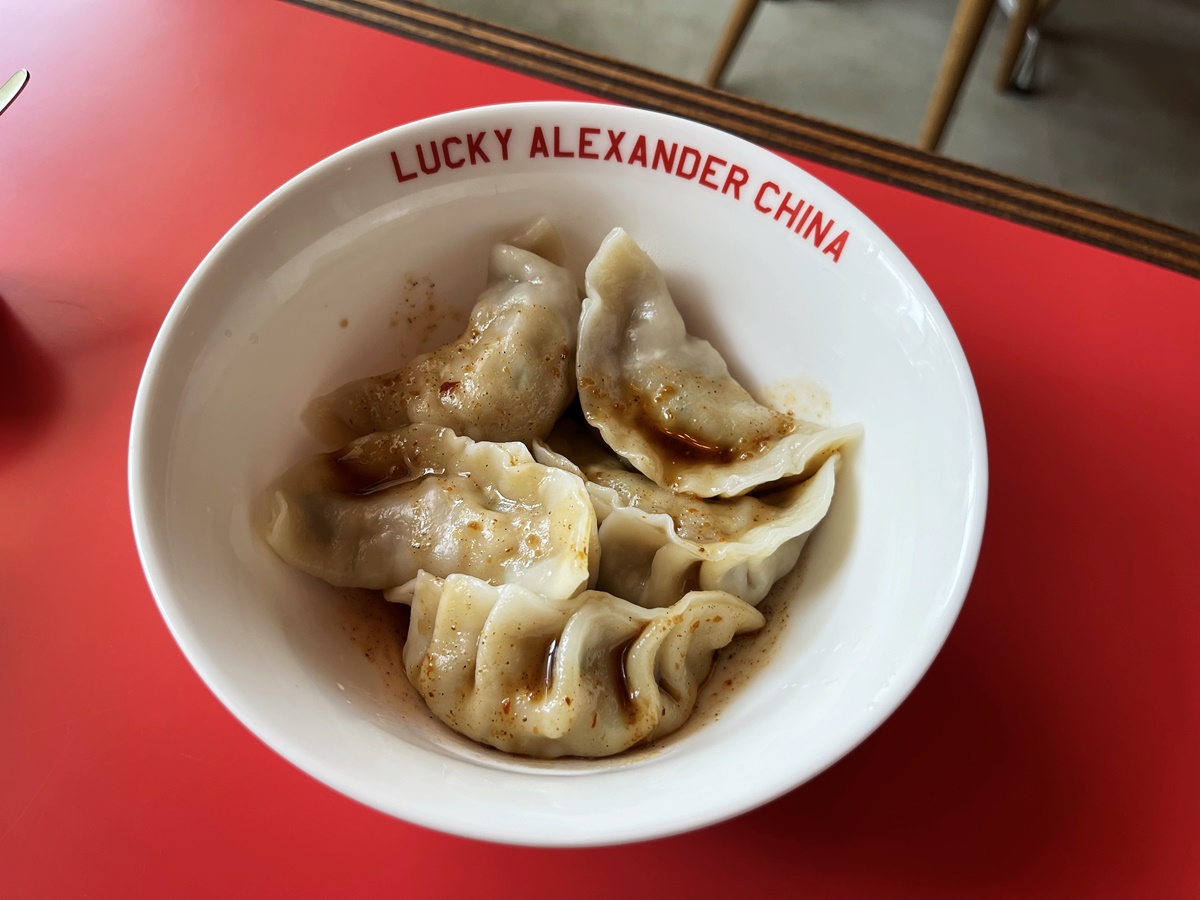 「仔羊肉餃子（水）」