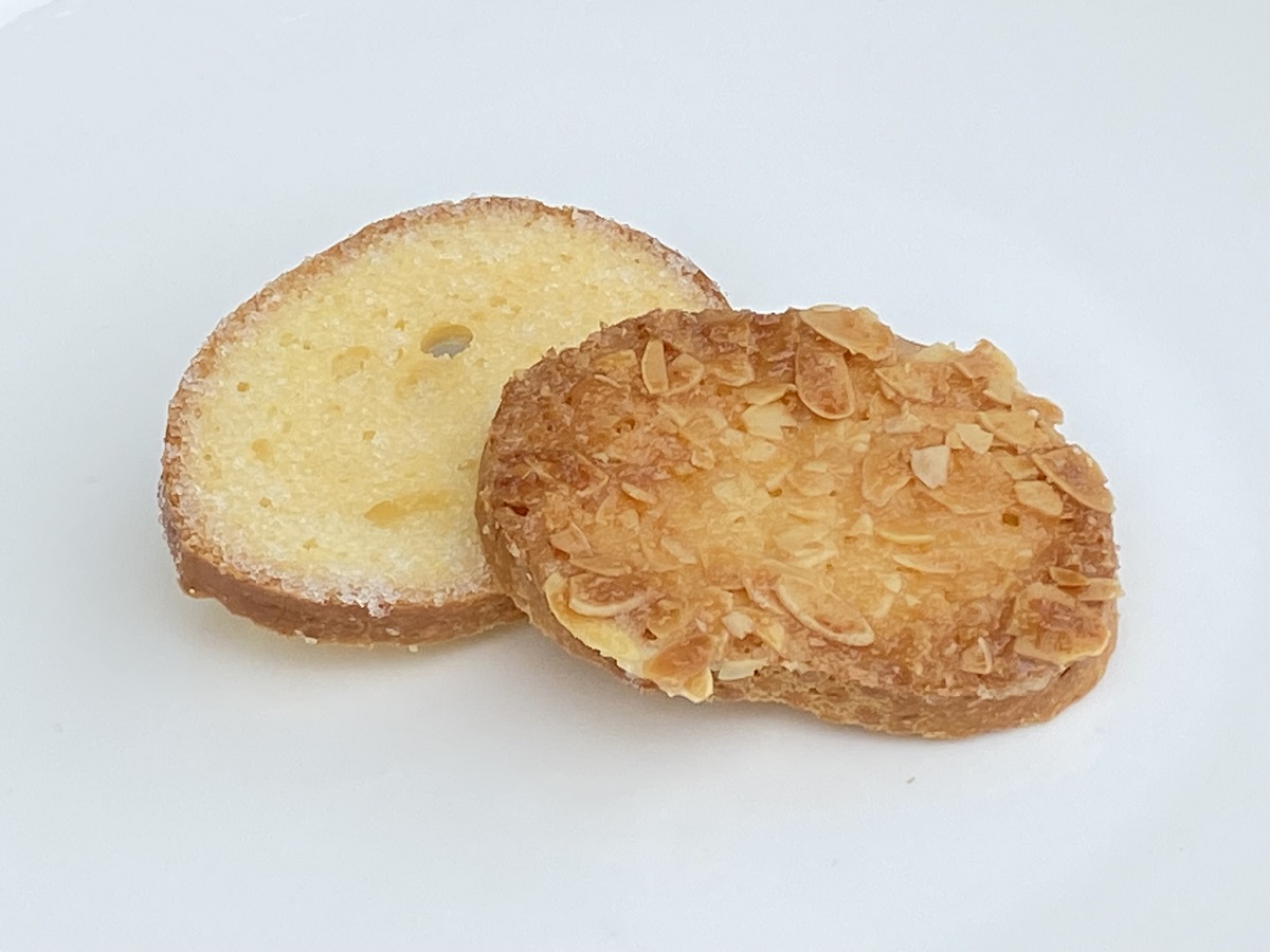 香ばしいキャラメルアマンドとバター風味濃厚なプレーンの詰め合わせ