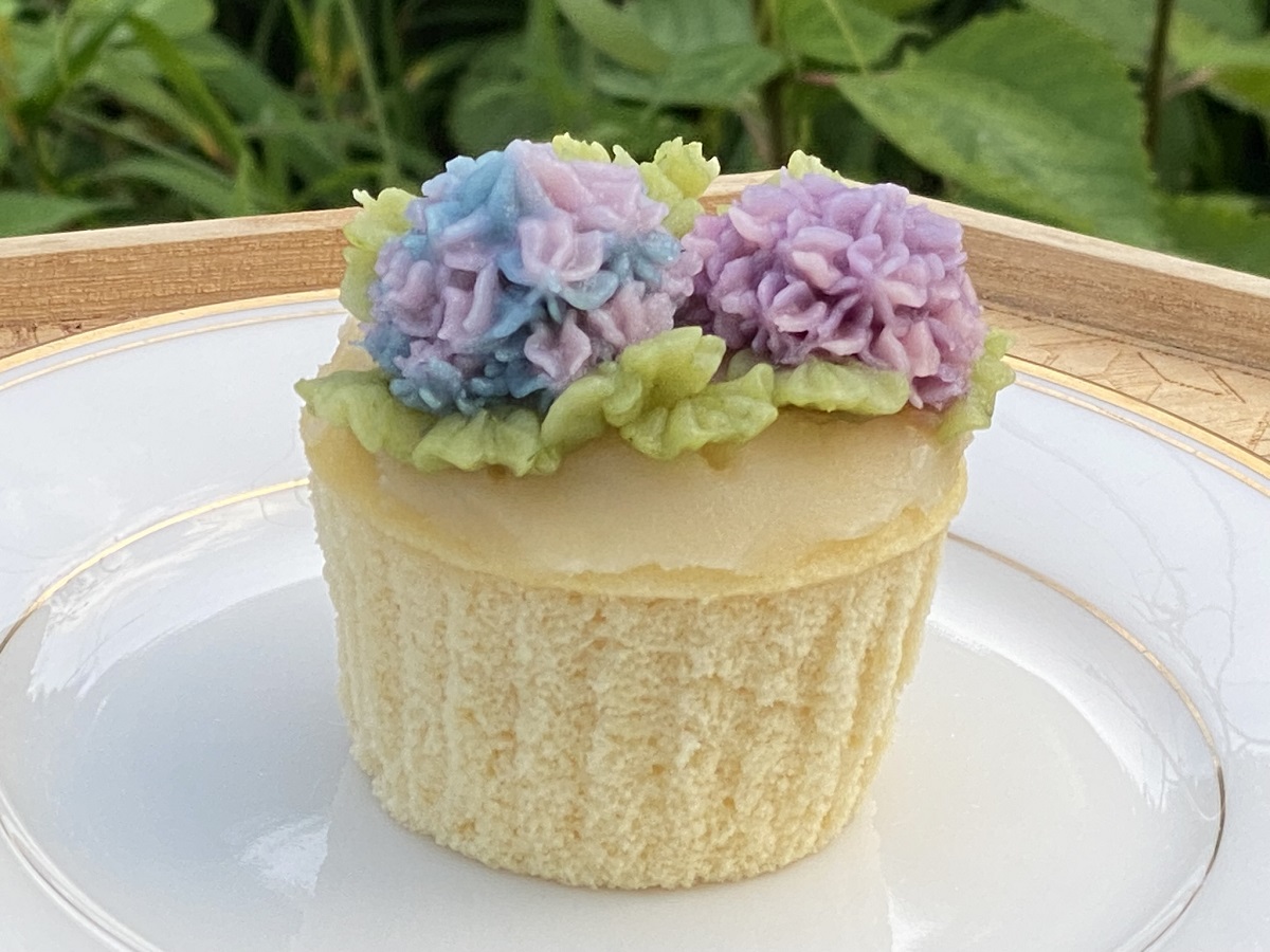 この季節のあんこのお花ケーキはもちろんアジサイ　