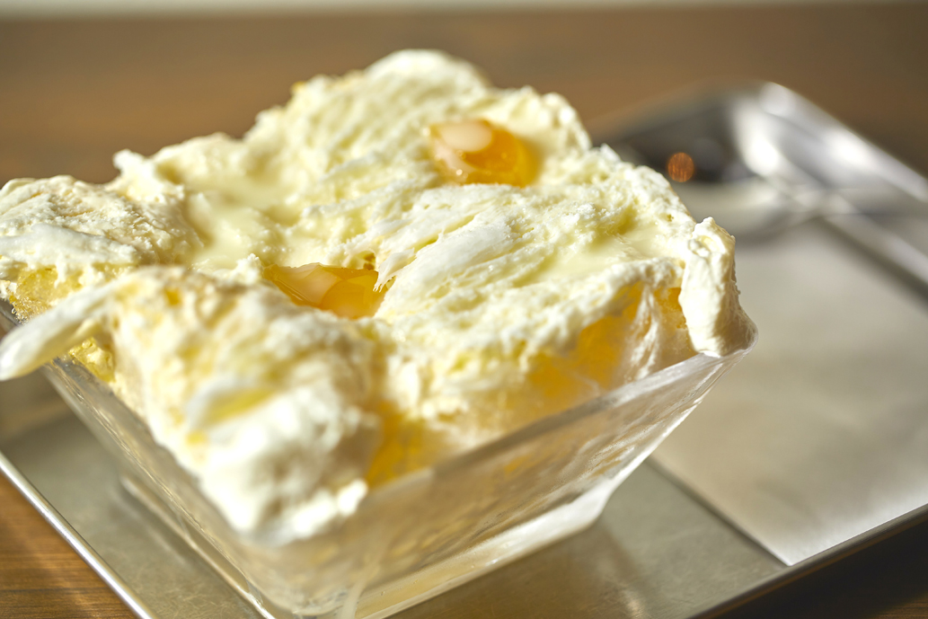 「パッションフルーツミルク（ミニサイズ）」610円　※8月末までの提供