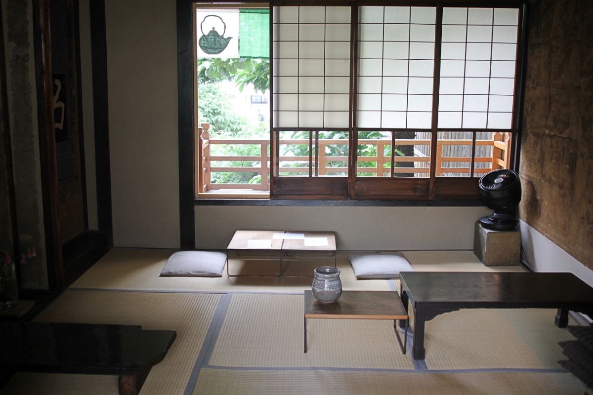 2階の座敷も風情があって落ち着いた空間
