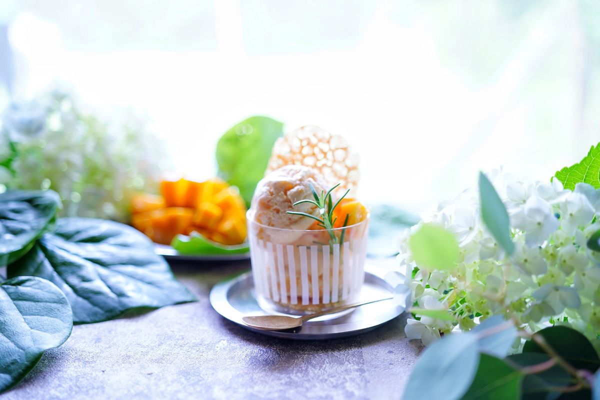 じめじめ梅雨を吹き飛ばせ!太陽のマンゴーアイスクリーム【kyoko_plusのレシピ&テーブルコーデvol.57】