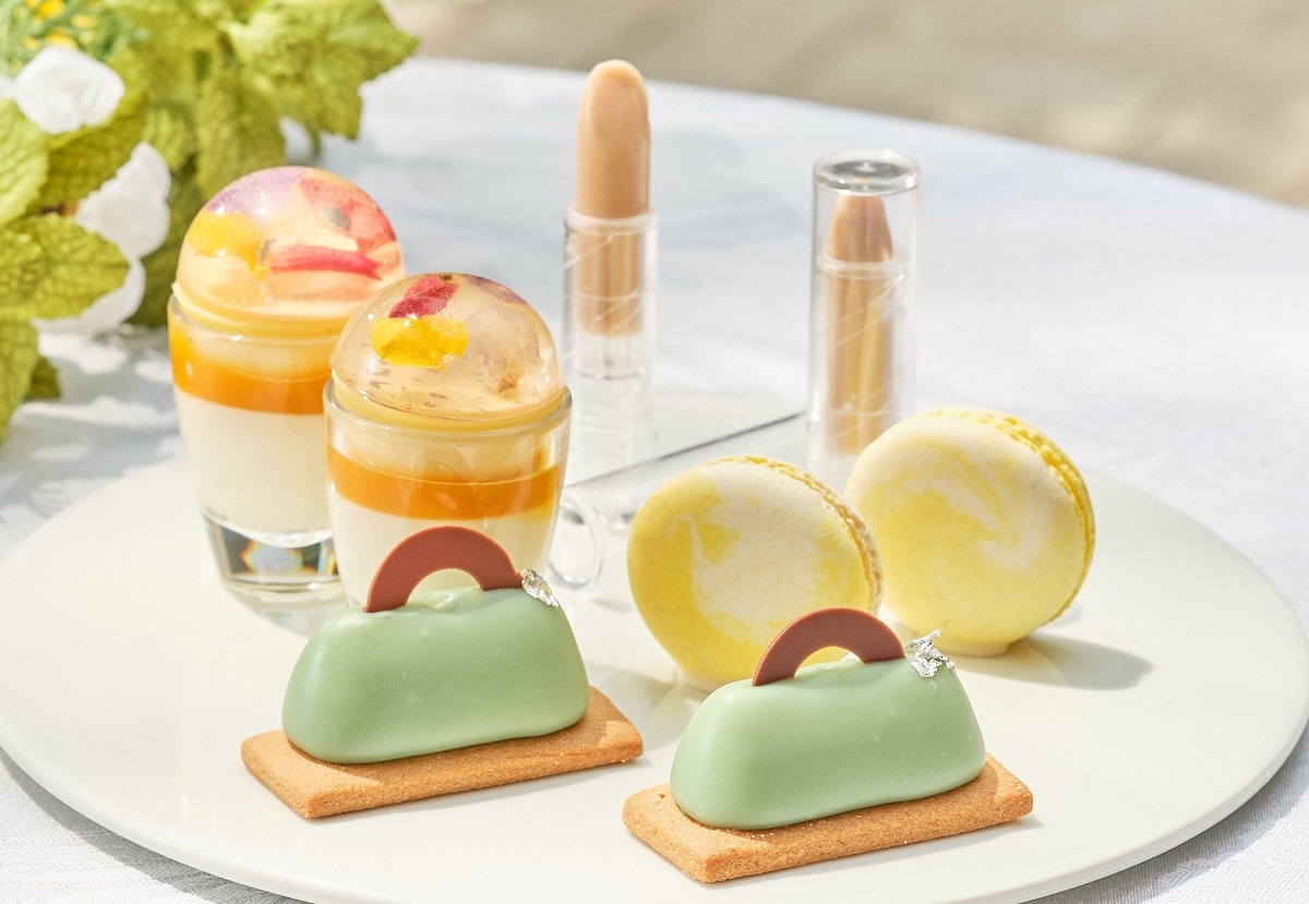 三段スタンドのスイーツ（一段目）