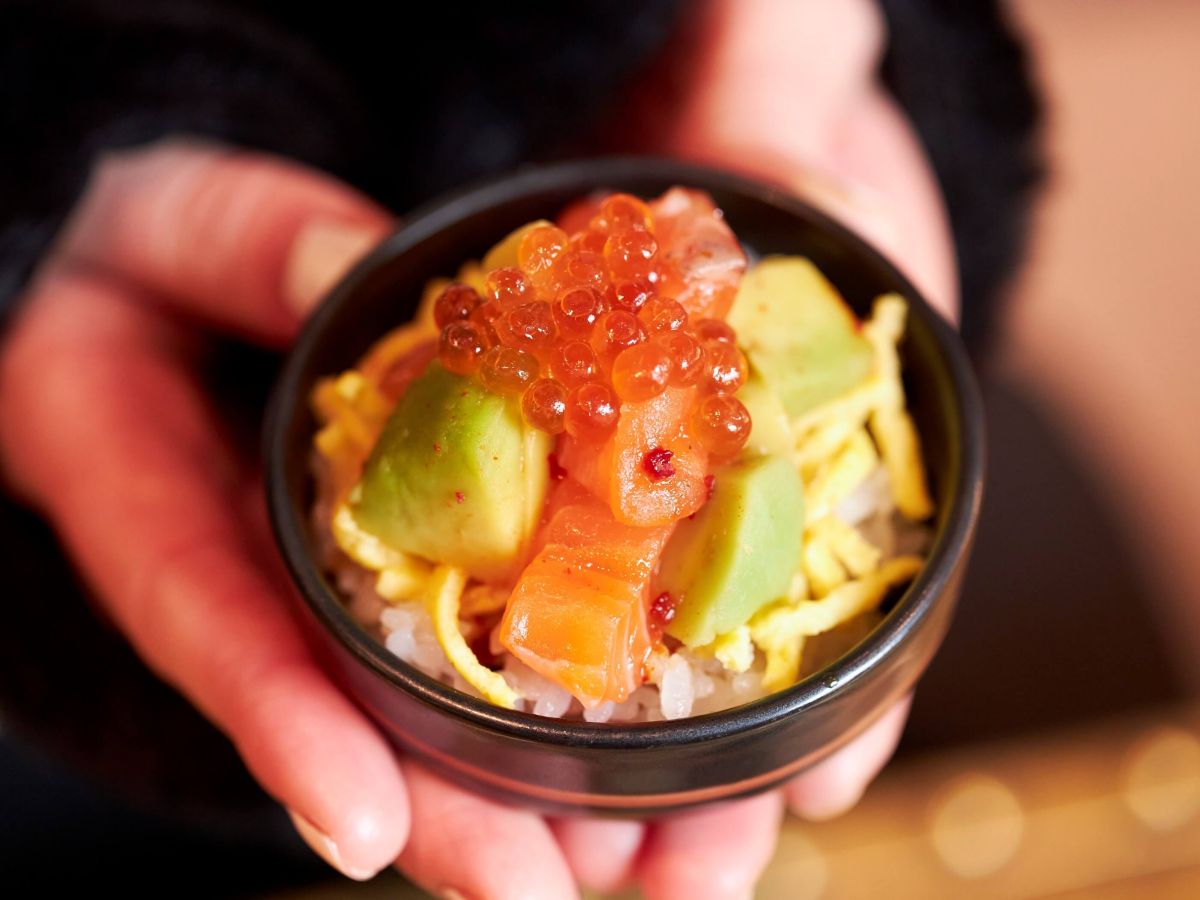 ※「おちょこ丼」は季節替わりのため、「サーモンといくらの親子丼」がメニューにない場合もあります