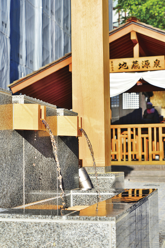 手洗乃湯では手指の消毒もできます