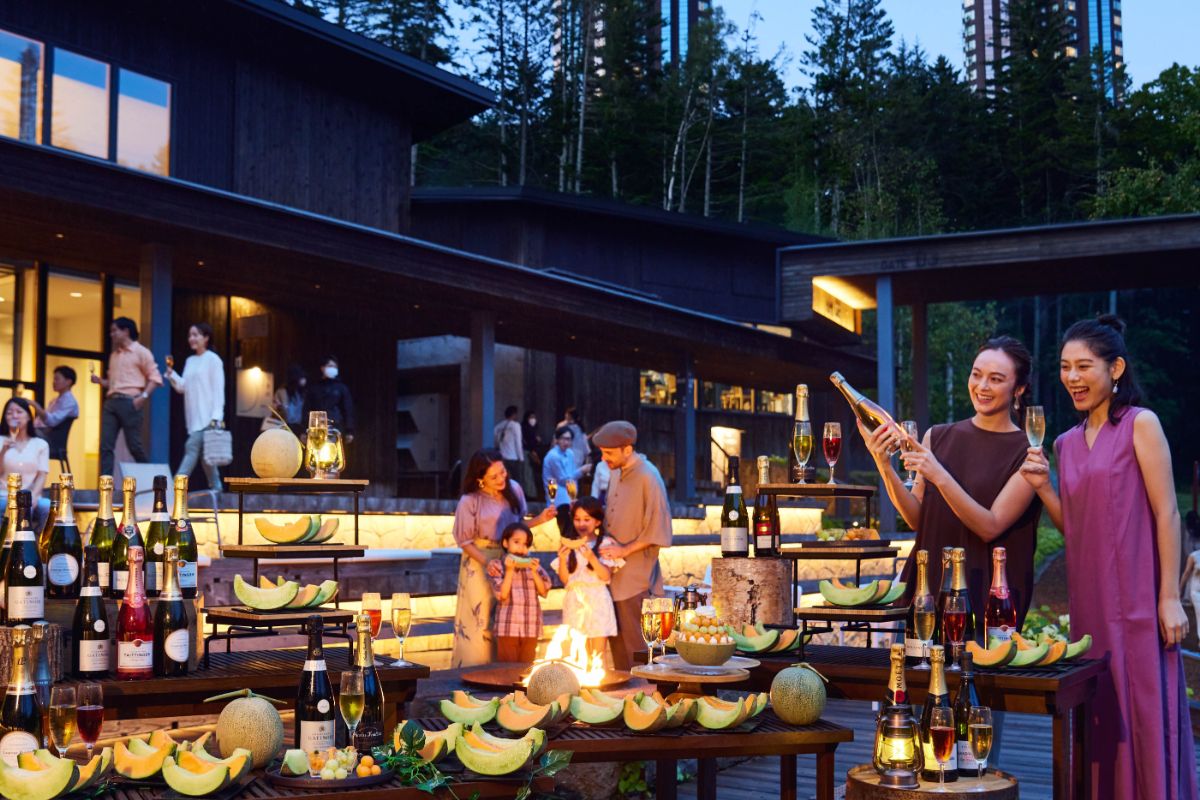 星野リゾート トマムで「メロンシャンパンフェス」開催中!メロン1/2玉の器で提供するかき氷も登場