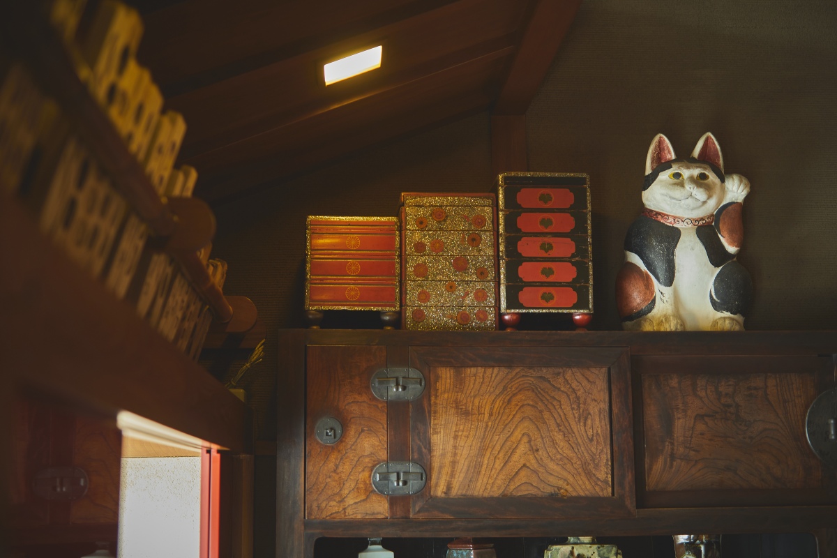 鍵善良房の内観