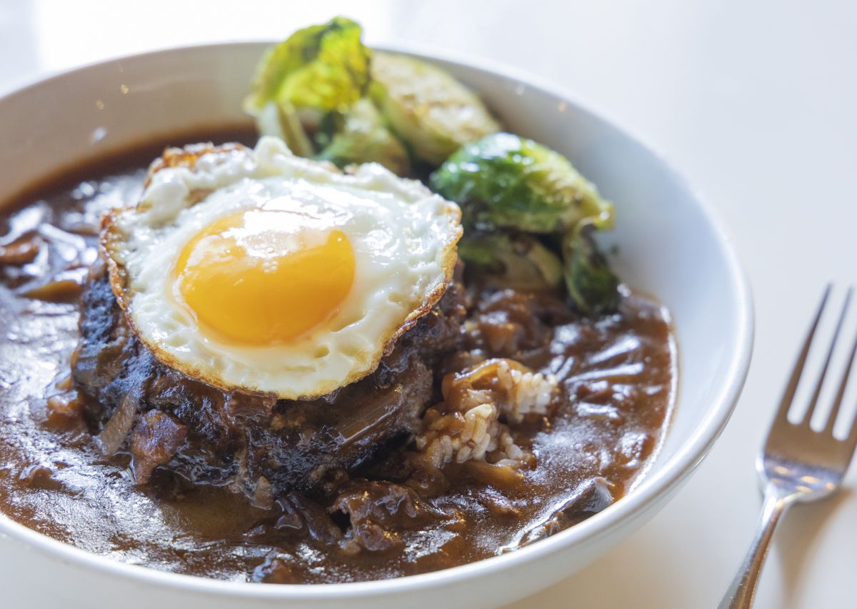 和牛ロコモコ $24