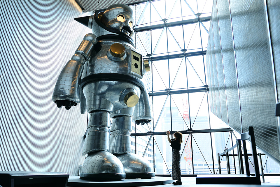 ヤノベケンジ《ジャイアント・トらやん》2005年
