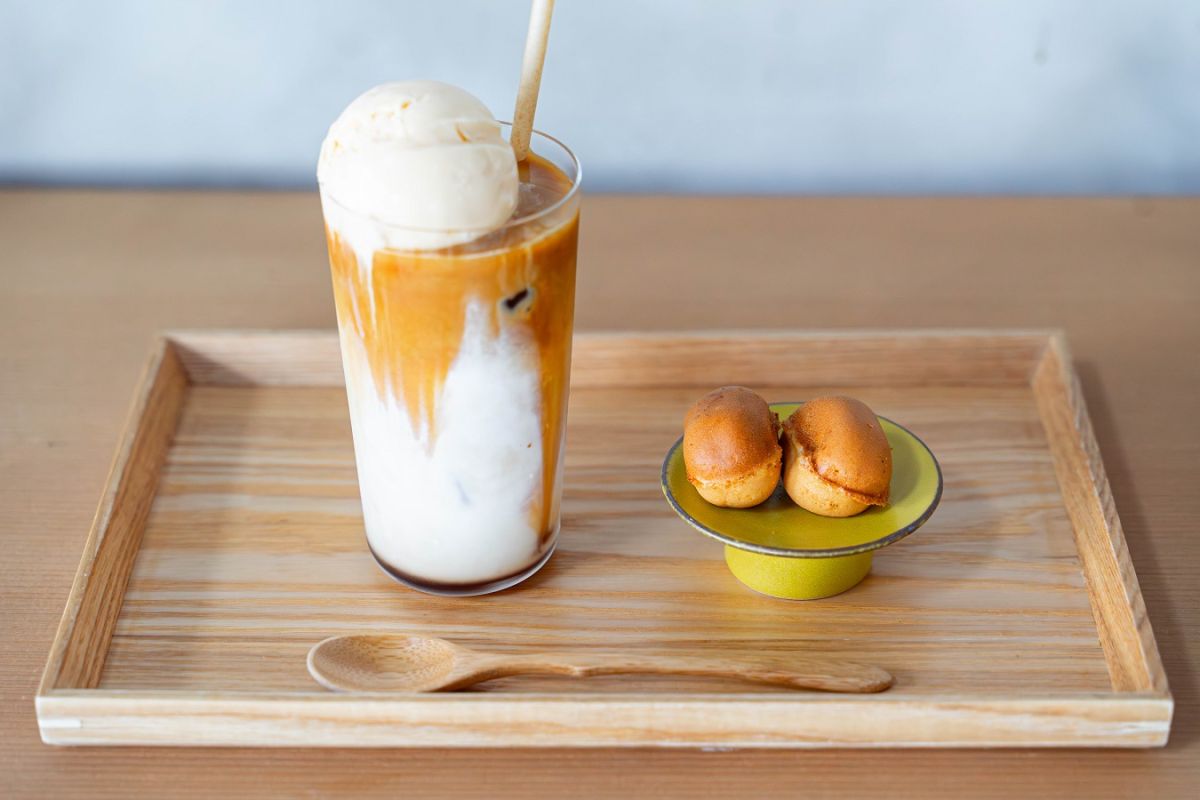 「カフェラテ 波照間黒糖・アイス追加 」1030円