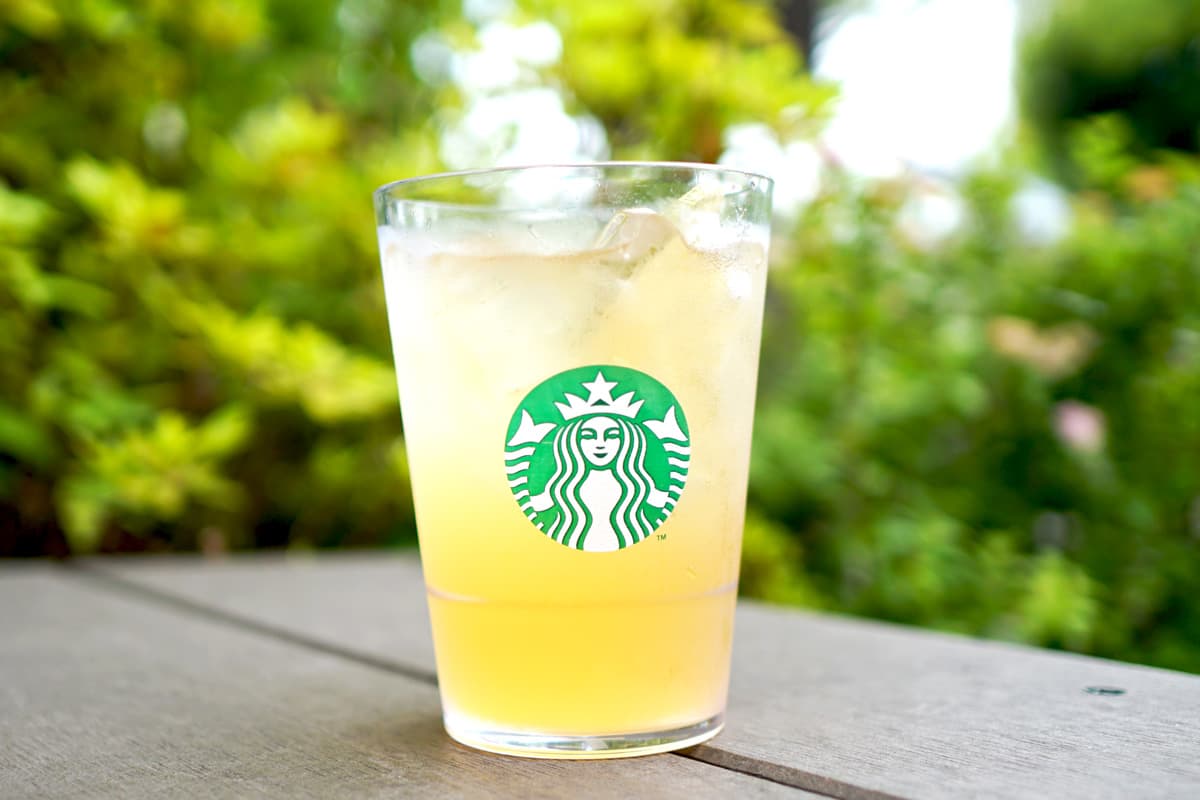 「コーヒーエイド® クール ライム」ICEDのみ Short 501円／Tall 540円／Grande 584円／Venti® 628円（持ち帰り）、Short 510円／Tall 550円／Grande 595円／Venti® 640円（店内利用）