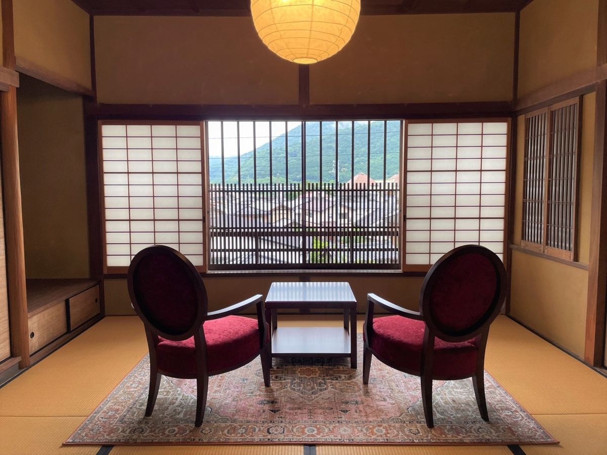 大洲 盤泉荘内観