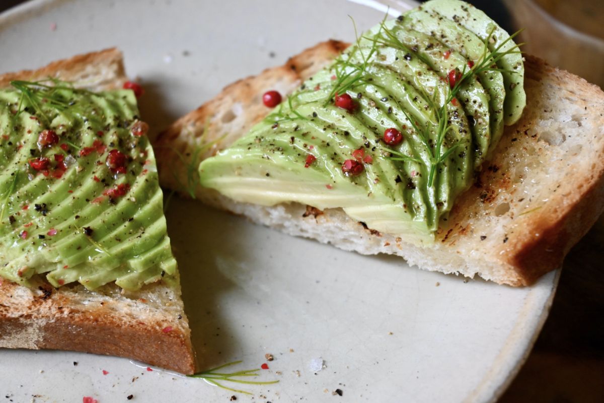 「アボカドトースト」935円