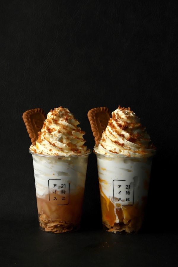 （左）「桃とマスカルポーネ」、（右）「マンゴーとマスカルポーネ」各750円