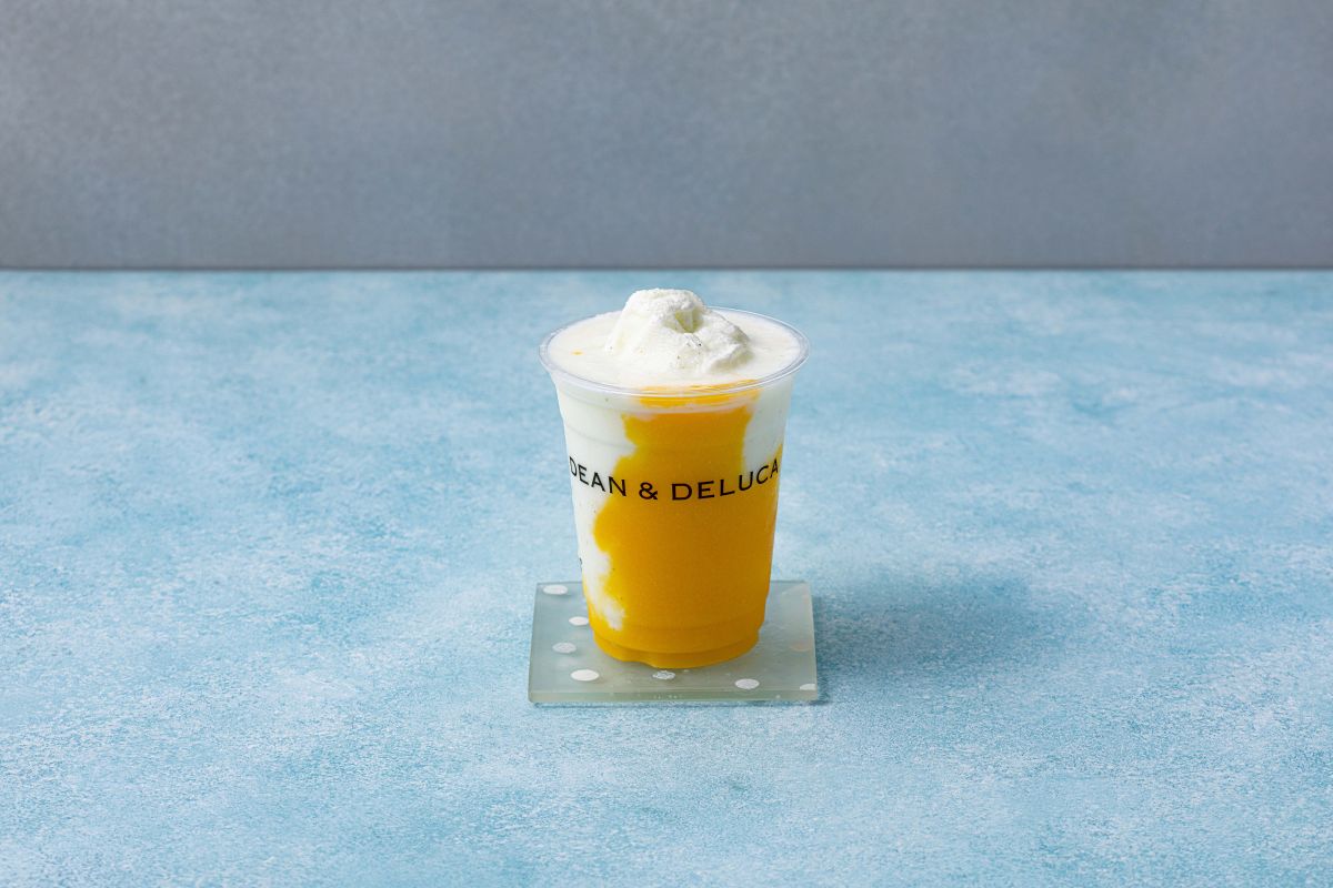 マンゴーラッシーフラッペ 　720円（テイクアウトのみ）