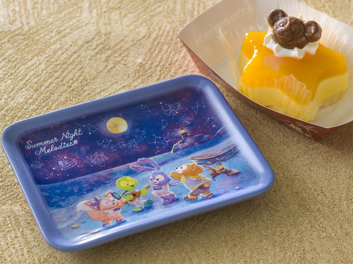 「マンゴー＆パッションフルーツムースケーキ、スーベニアプレート付き」1070円