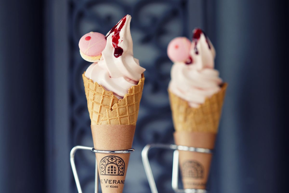 ガーデンソフトクリーム（苺ミント）