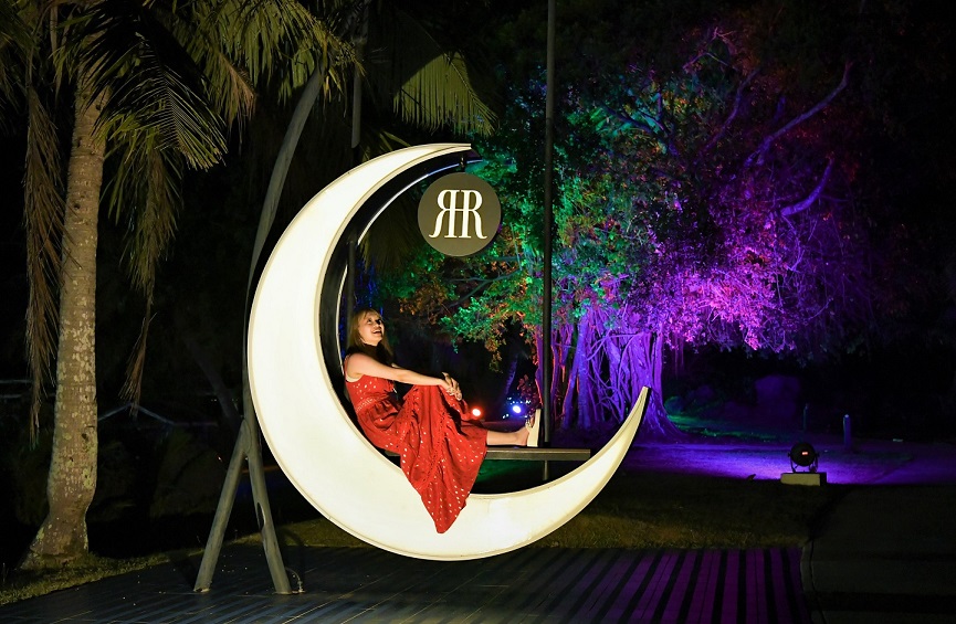 夜のお庭に行けばさらにラグジュアリーなカットが撮影できます！